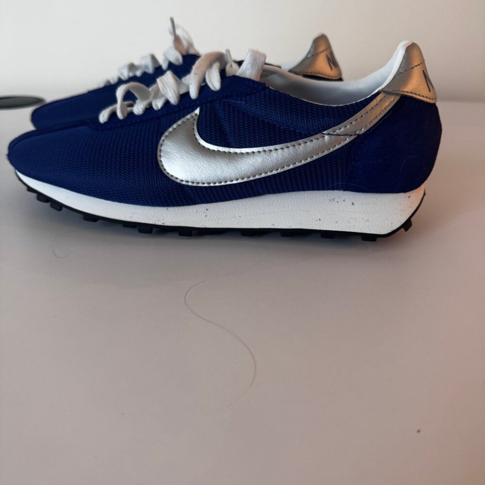 Nike Women's Size 10 Blue and Silver LD-1000 Style Tennis Shoes